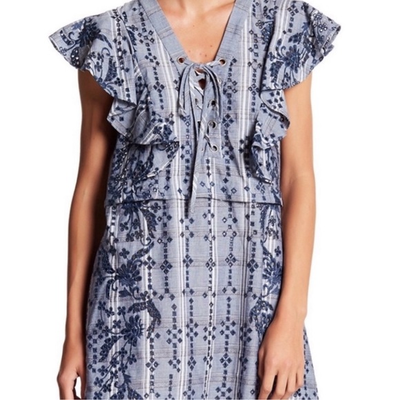 BCBGMaxAzuria Short Embroidered Dress Caralyne  Sz Small - Picture 1 of 9